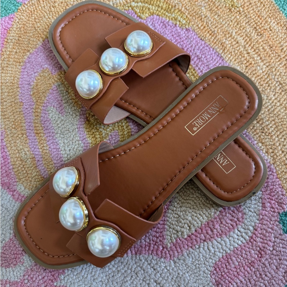 Ann More 3 Pearl tan sandals. Size 9 - Picture 2 of 6